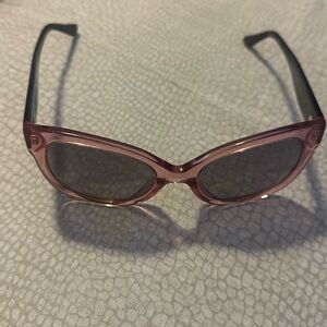 VOGUE sunglasses
VO5338S 282813 - PINK TRANSPARENT